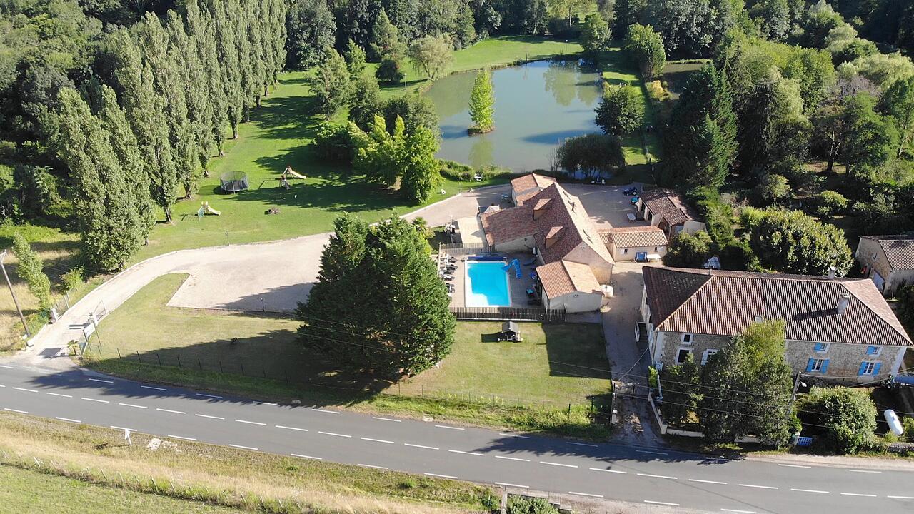 Le Domaine De L'Etang De Sandanet Issac Екстериор снимка