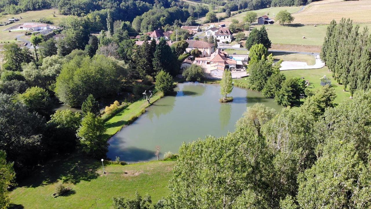 Le Domaine De L'Etang De Sandanet Bed & Breakfast Issac Екстериор снимка